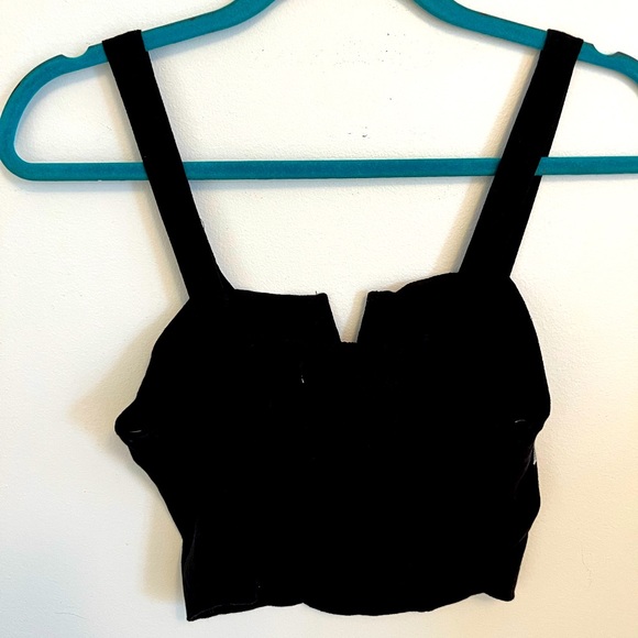 Juniper Blu Cropped Embroidered Tank - Picture 3 of 5